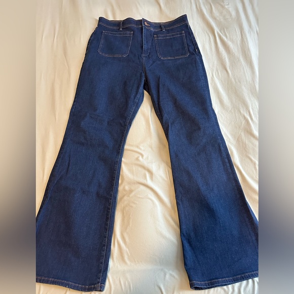 LOFT - Patch Pocket High Rise Flare Jeans - Size 32 - NWOT - Picture 4 of 4